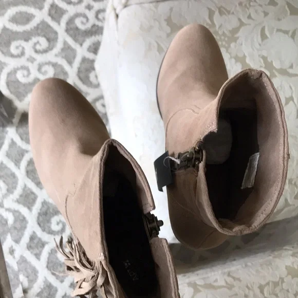 Apt 9 Adelina Grey Fringe Boots - Picture 3 of 5